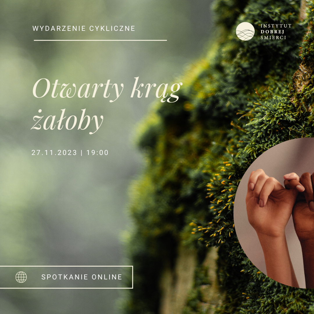 Grafika przedstawia dwie dłonie złączone małymi palcami na tle z mchu.
