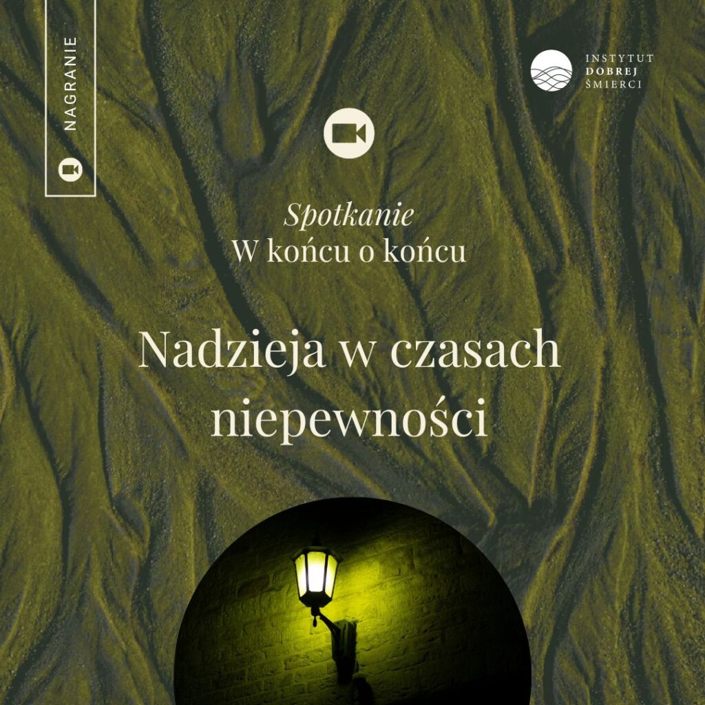 zielone tło, napis i latarnia