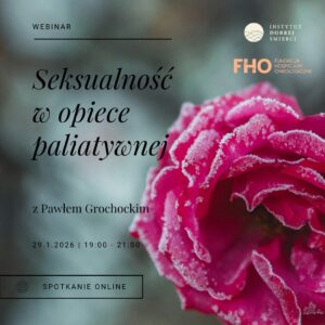 Zamarznięta różowa róża i czarne napisy