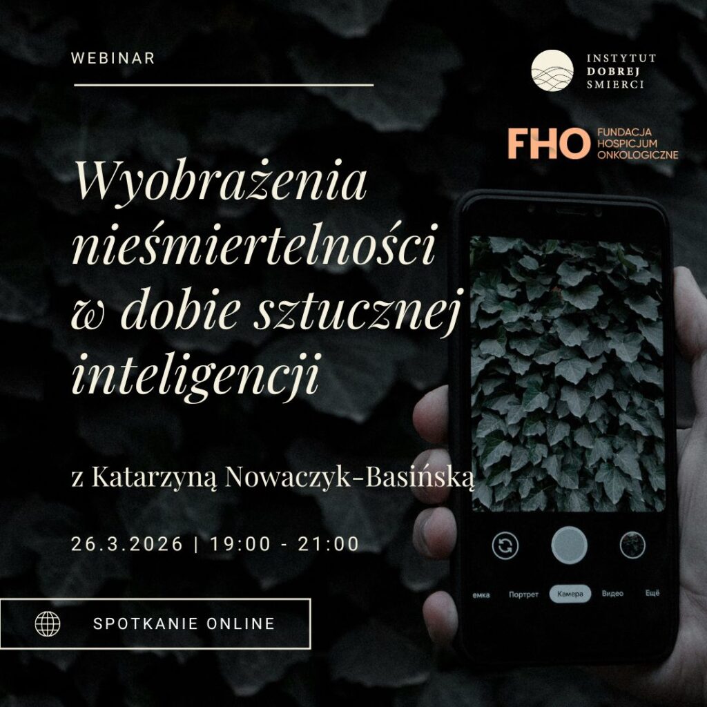 Bluszcz i telefon w dłoni z kremowymi napisami