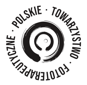 Dwa czarne niedokończone okręgi i napis dookoła największego z nich