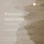 Pasek na plaży w różnych odcieniach brązu oraz napisy